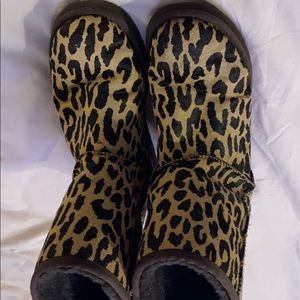 UGG real giraffe fur size 8